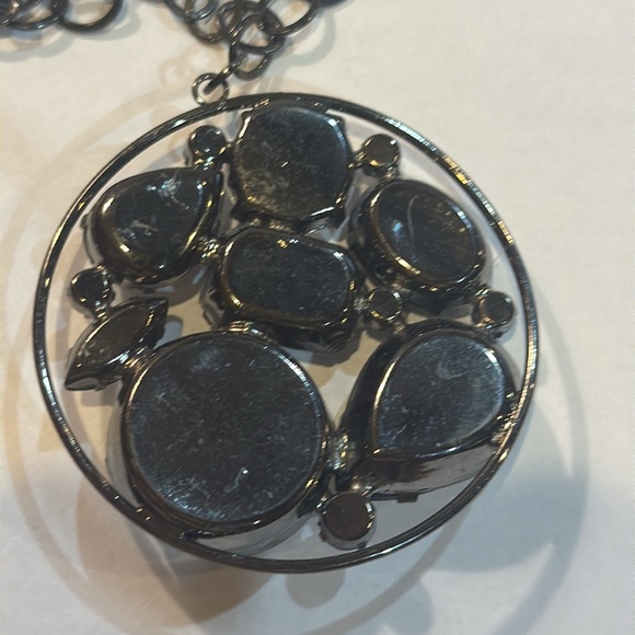 Large crystal and black stone pendant necklace with bronze colored chain - Picture 4 of 6